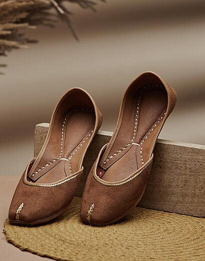 Women's footwear